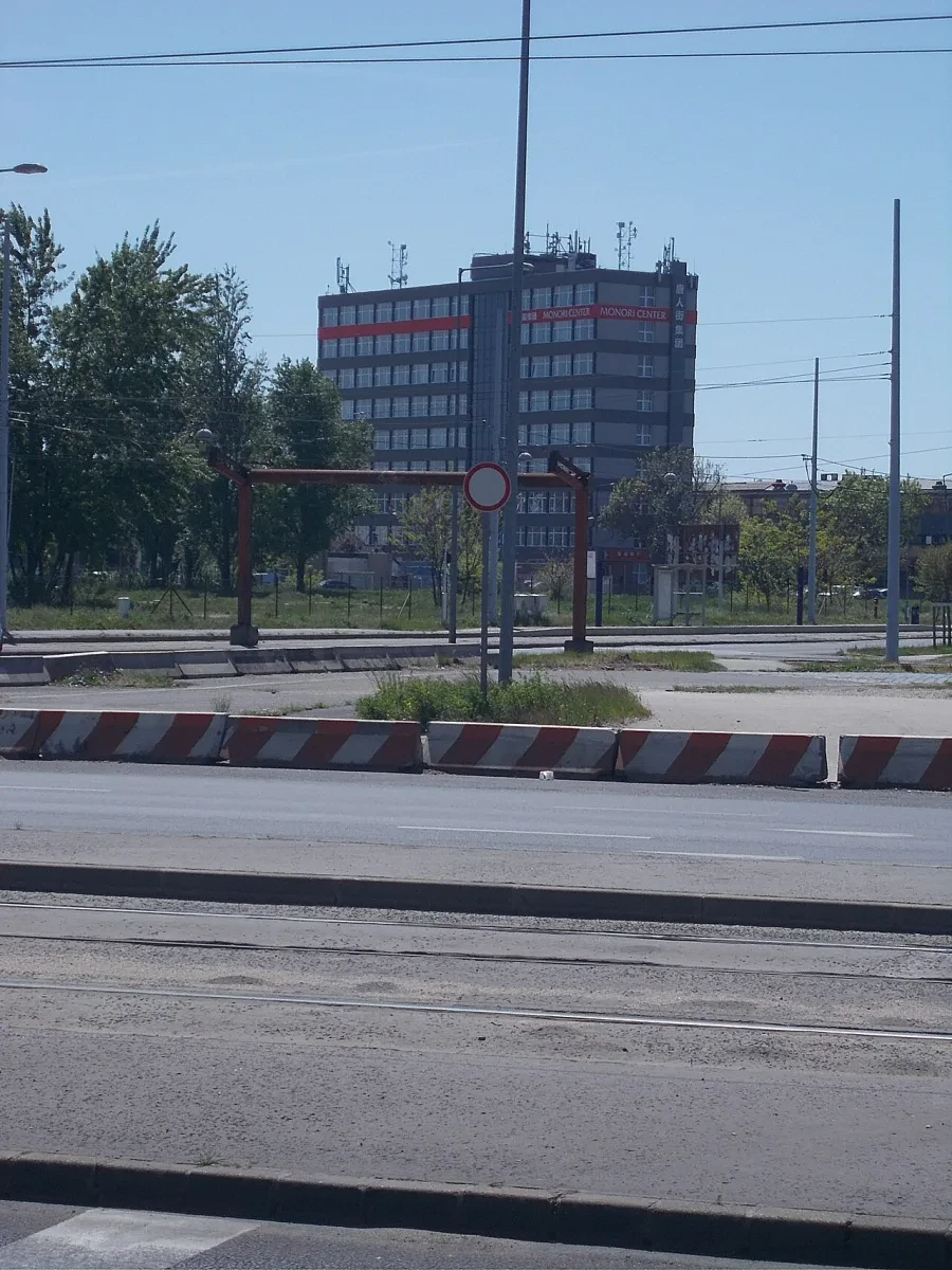 Höhenbeschränkung, Mázsa Platz, 2021 Kőbánya.jpg